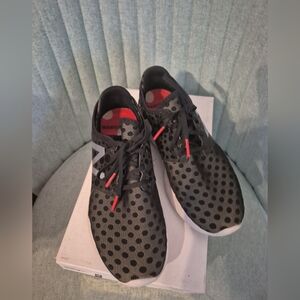 New Balance Minnie Mouse Womans Size 6 Black and Red Dotted Athletic Shoes